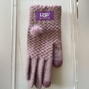 UGG Australia Pink Knit Gloves